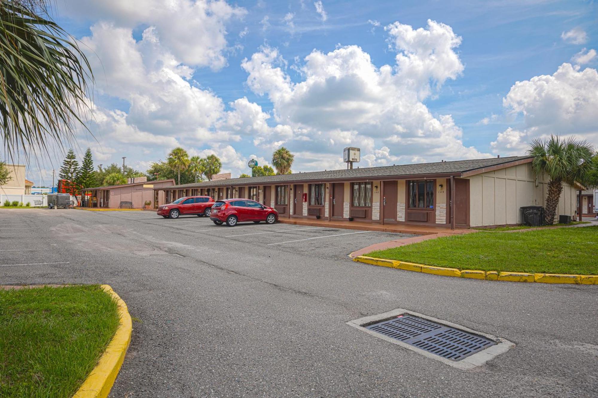 Liberty Garden Inn By Oyo Kissimmee Near Disney World Celebration Exterior photo