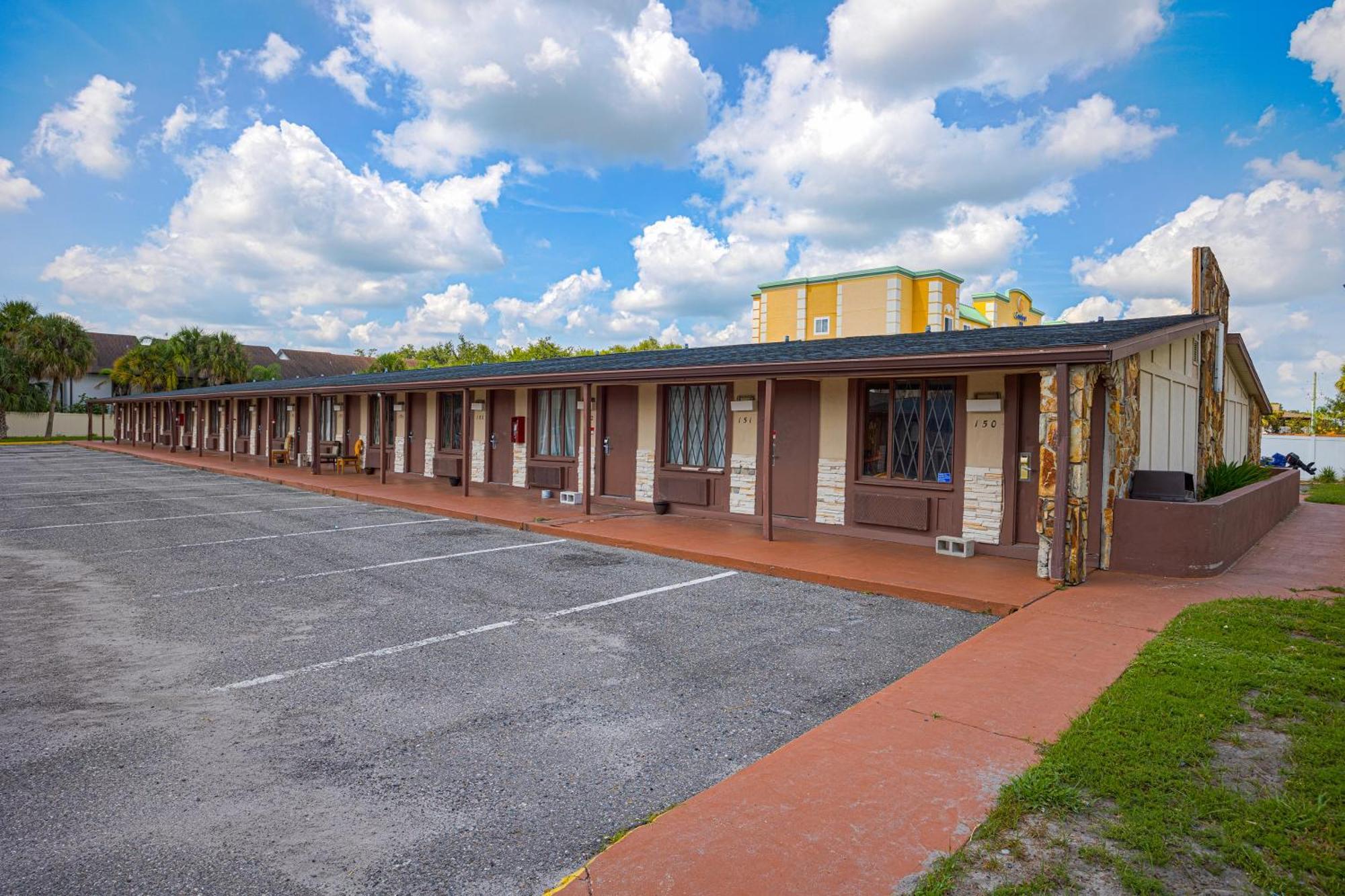 Liberty Garden Inn By Oyo Kissimmee Near Disney World Celebration Exterior photo