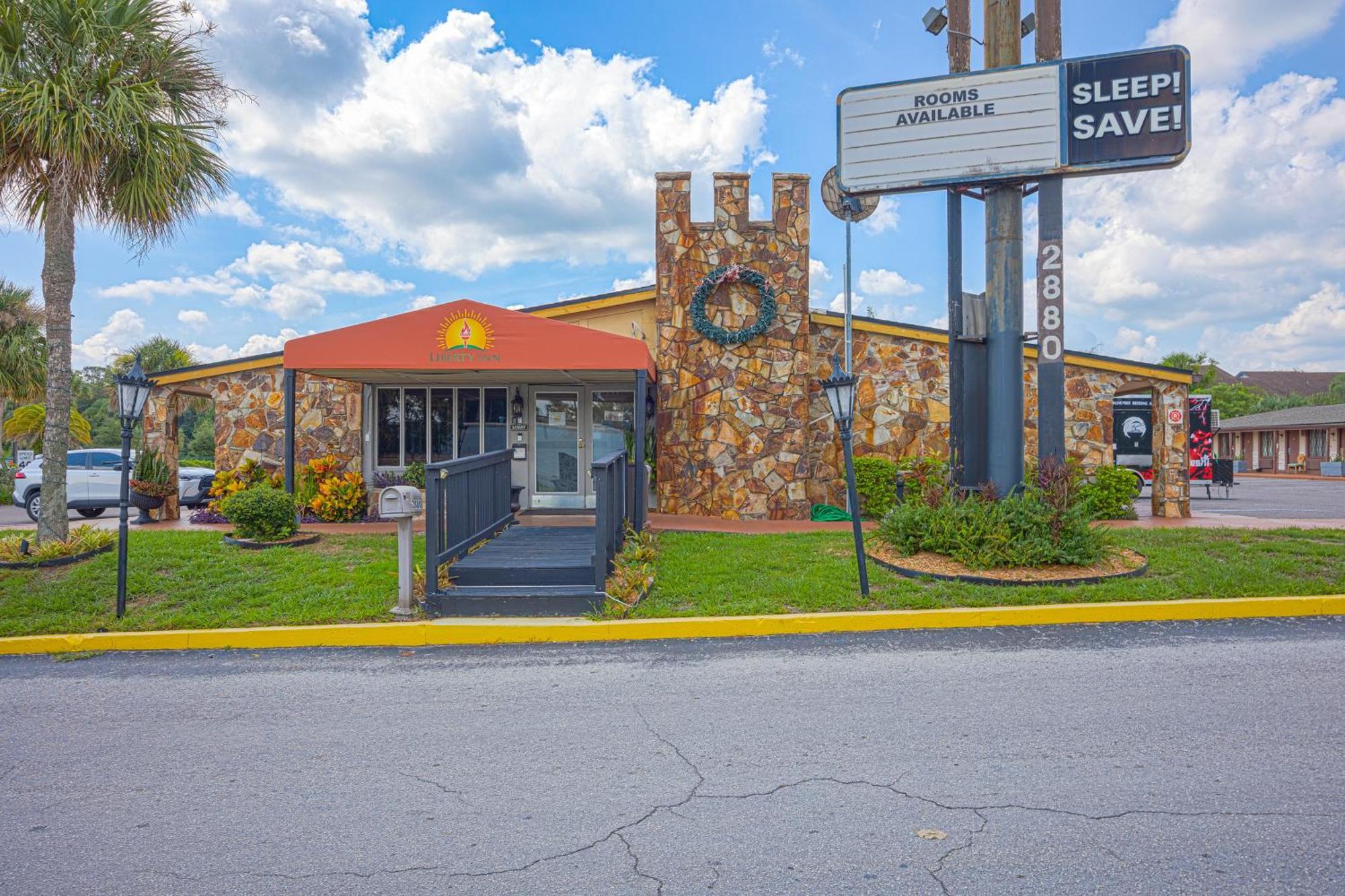 Liberty Garden Inn By Oyo Kissimmee Near Disney World Celebration Exterior photo