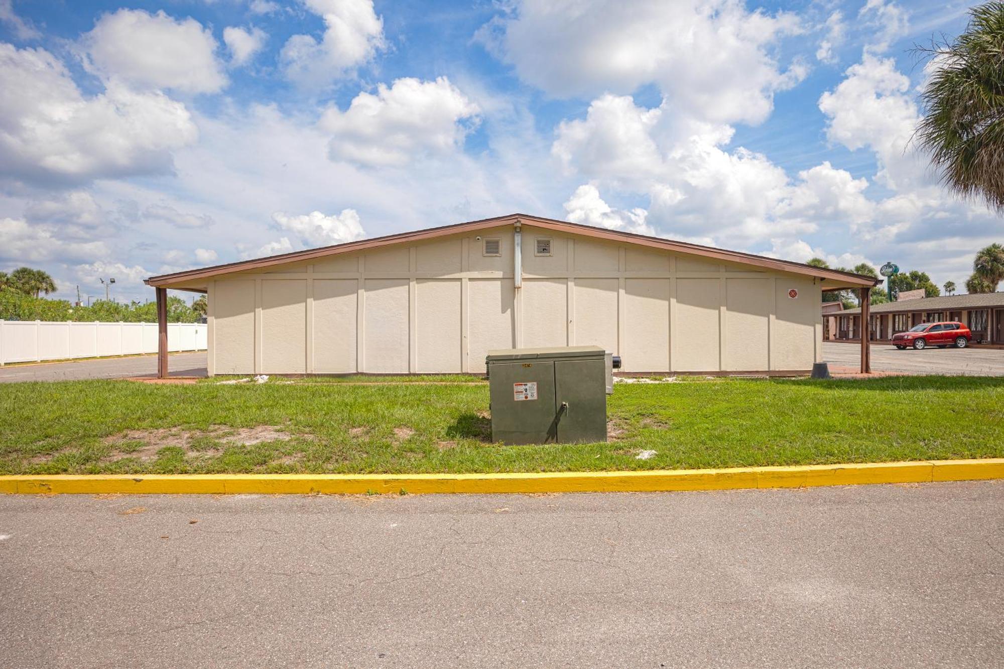 Liberty Garden Inn By Oyo Kissimmee Near Disney World Celebration Exterior photo